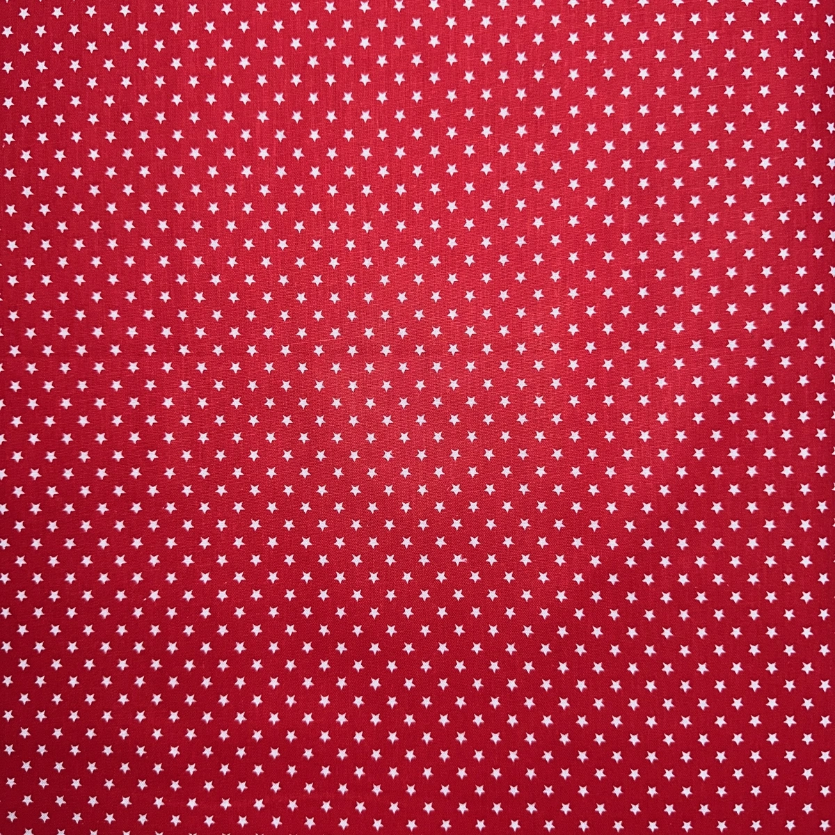 Červená s hvězdičkami