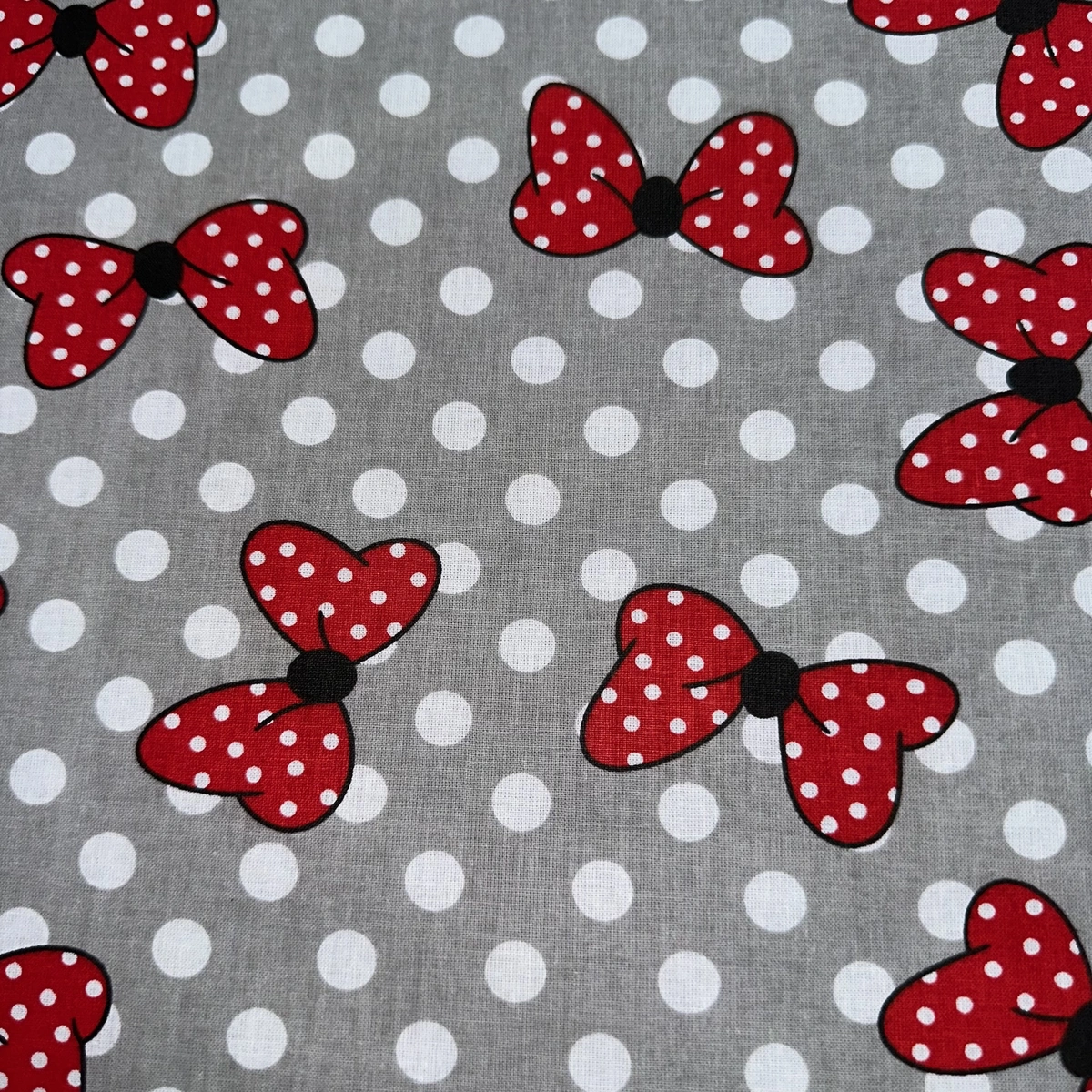 Mašličky na šedém podkladu