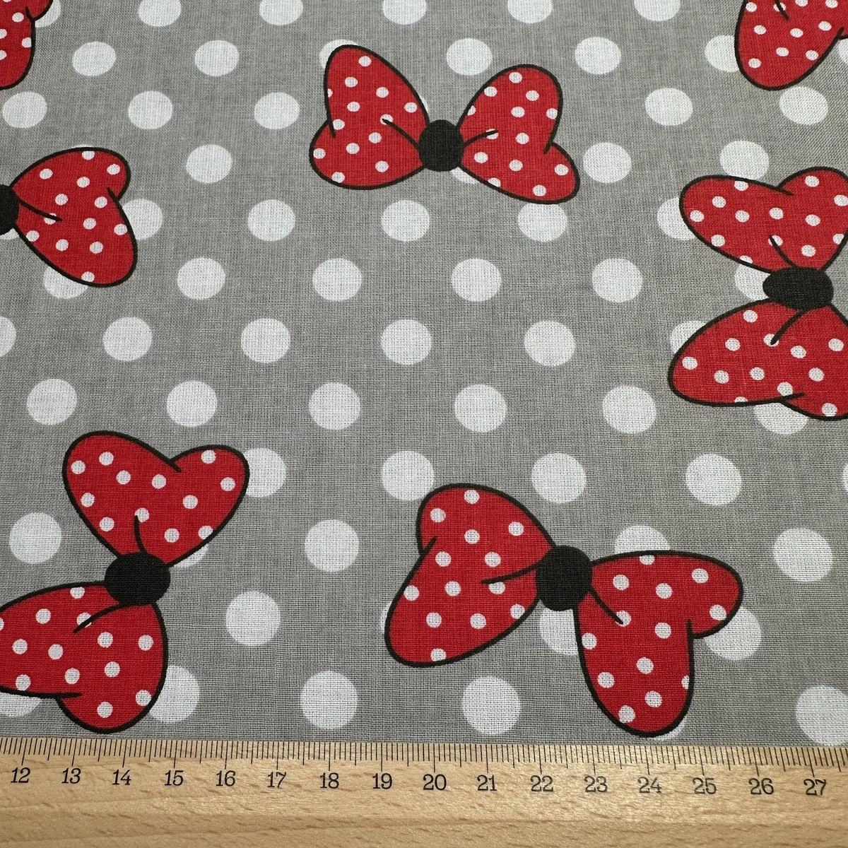 Mašličky na šedém podkladu