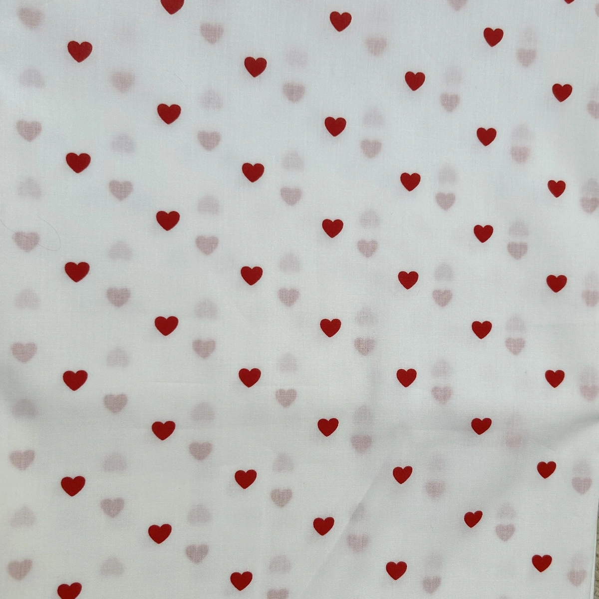 Bílá se srdíčky