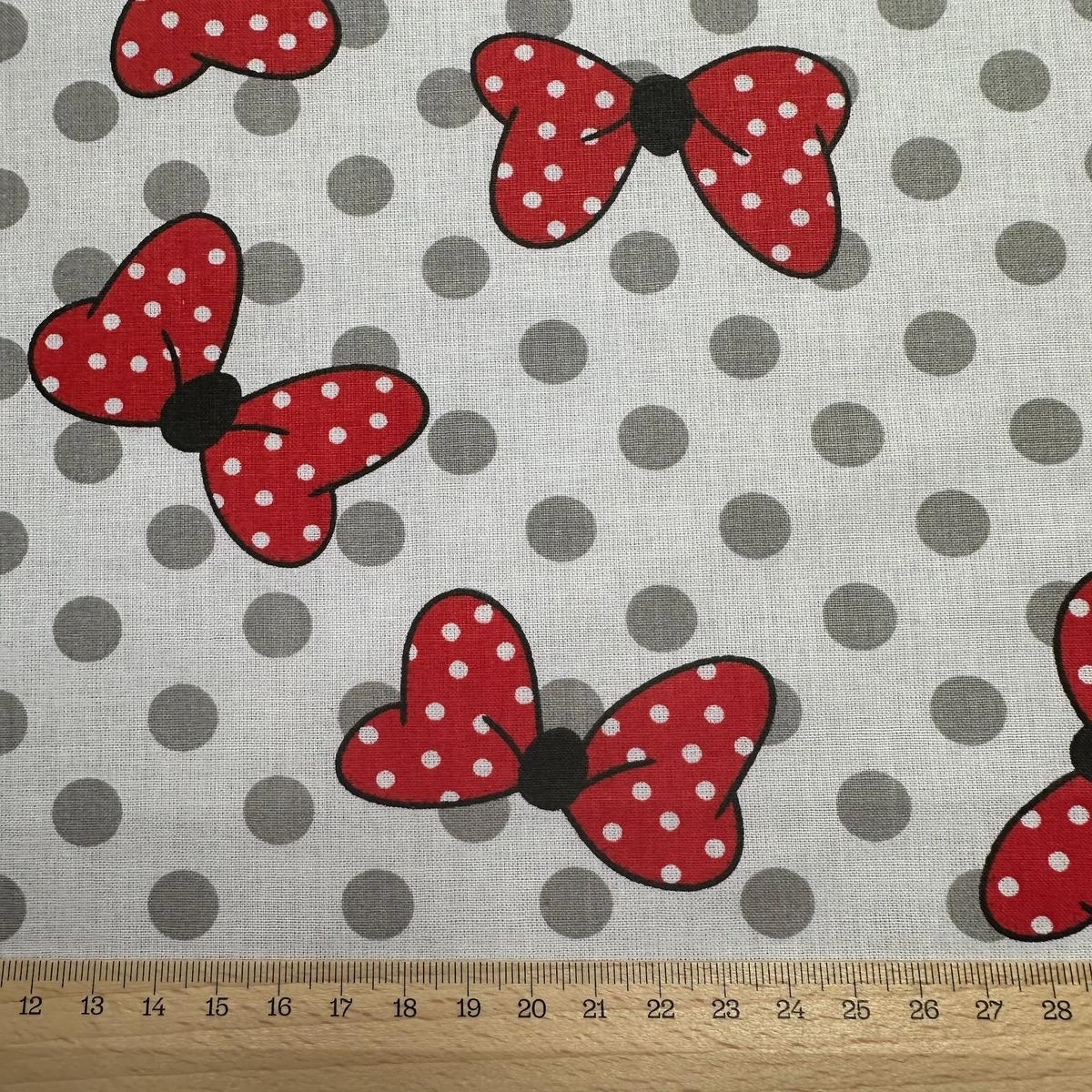 Mašličky s šedými puntíky