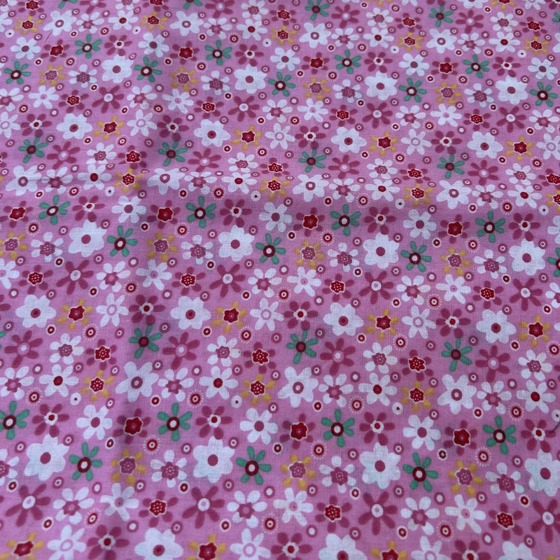 Květiny na růžovém podkladu