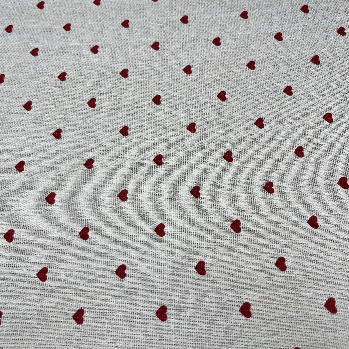 Srdíčka na šedém podkladu