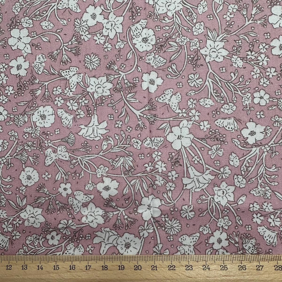 Starorůžový květ